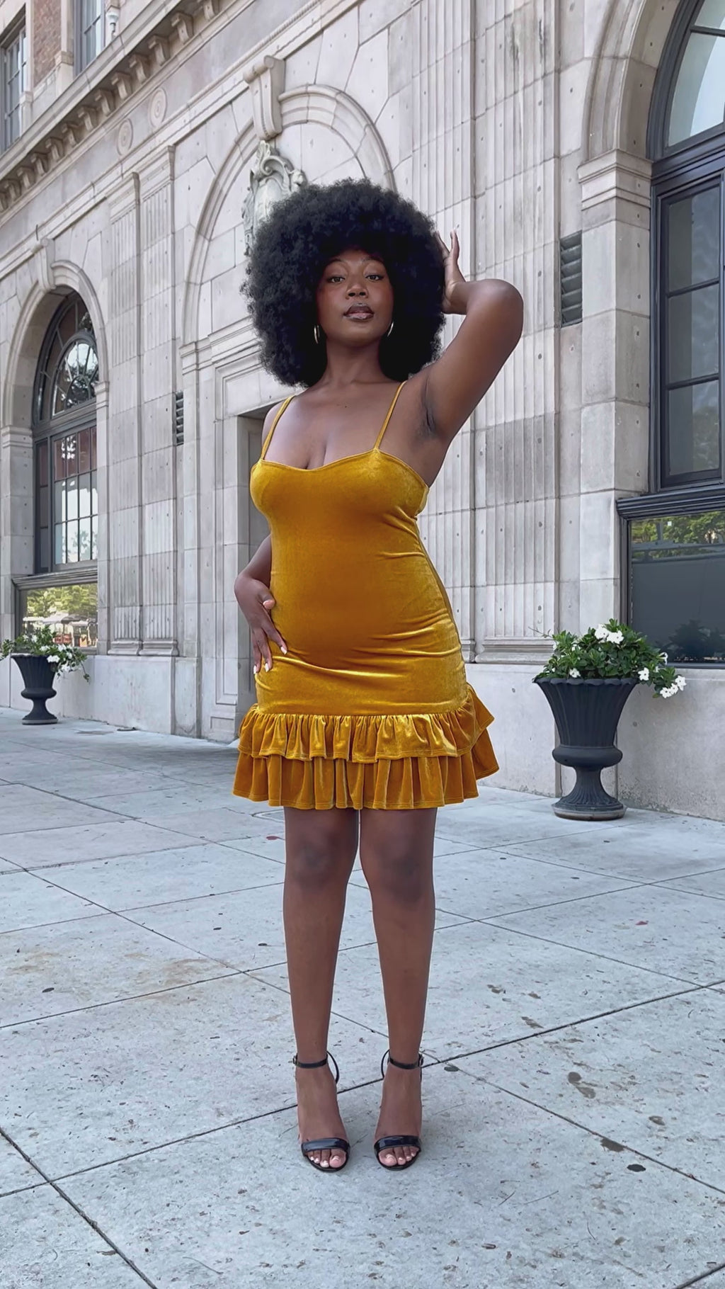 The Harli Dress in Honeybee
